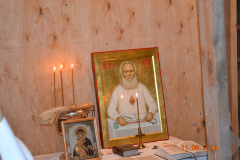 Первая служба в строящемся Храме